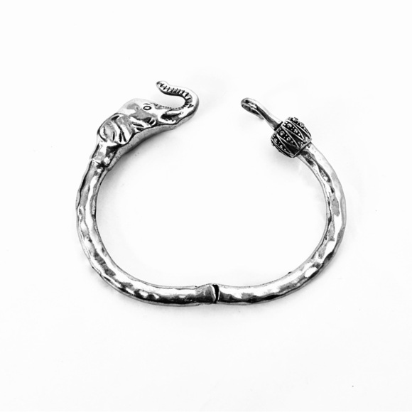 LUCKY Brand Silver Tone Elephant Safari Hook Bangle Bracelet NEW​ - Picture 1 of 7